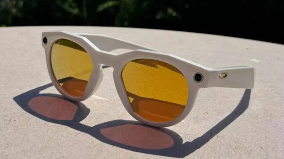 Ces lunettes de dernière génération intègrent un assistant vocal IA.