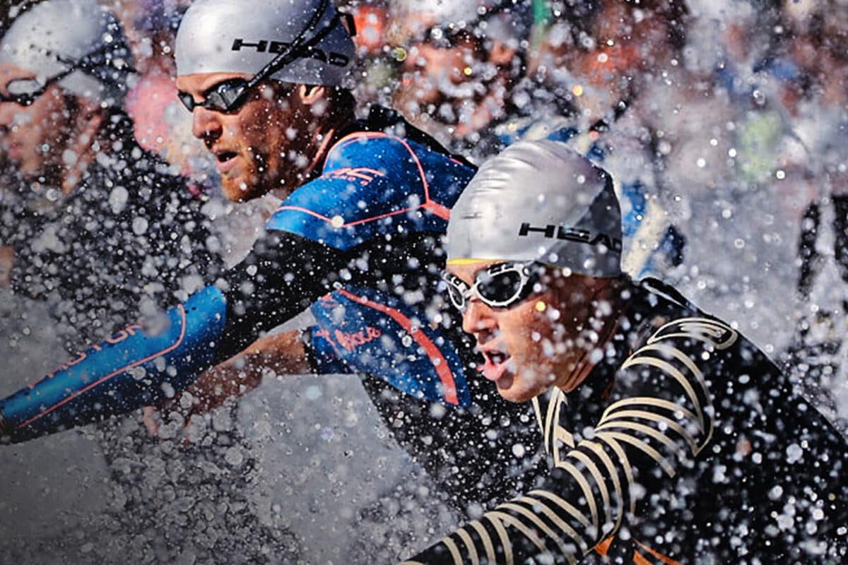 Quoiqu'il arrive, les triathlètes ne doivent pas paniquer; surtout pendant l'épreuve de natation.