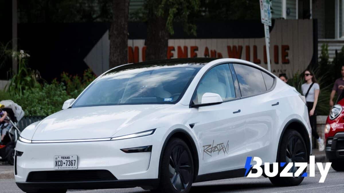 Tesla lance les premiers "robotaxi" au Texas.