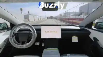tesla sans conducteur taxi